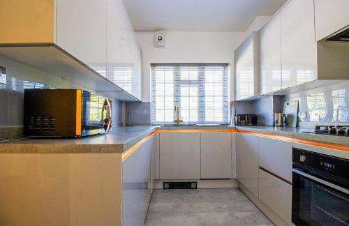 Luxury 3 Bed Apartment, Train Station - Foto 4