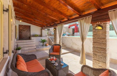 3 Bedroom Nice Home In Plovanija - Foto 14