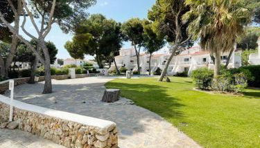 Apartamento Lia en Port Addaia, piscina y barbacoa, perfecto para vacaciones - Photo 3, Garden, Garden view