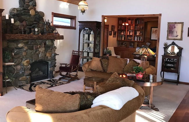 Inn on Bigfork Bay Queen Suite - Photo 11