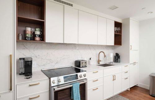 Back-Bay Lux Central 2BR Condo with Rooftop and Parking - Foto 23
