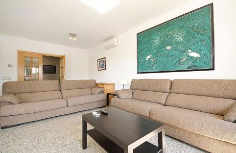 R11 Casa Blanca con gran jardin y piscina - Photo 8