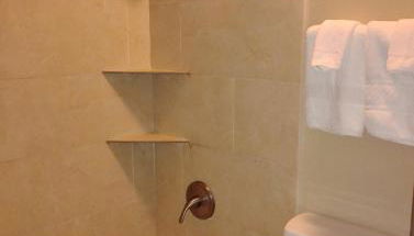 Gated 1 King Bedroom 1 Bath Apt with Full Kitchen 129 - Foto 5