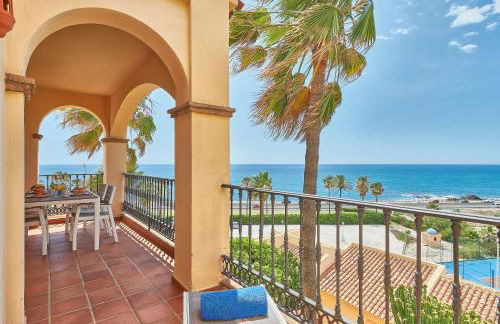 Marina XI Enjoy the Sun, Sea Views, Pools & BBQ Steps from the Beach in Mijas Costa & Fuengirola - Foto 2