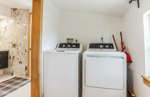 Modern Log Cabin at the beach with Hot Tub, Game Room and Fire Pit - Foto 26