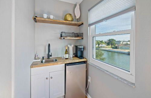 5 Bed3bath waterfront pool home with full gym, office, and heated pool! - Foto 10