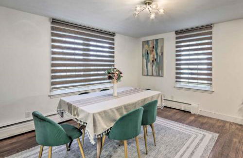 Upscale Waterbury Retreat with Indoor Hot Tub! - Foto 6