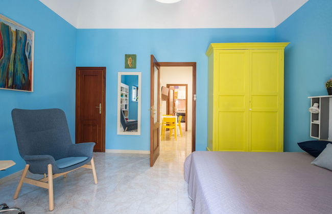 A due passi dal Teatro Politeama - Foto 3