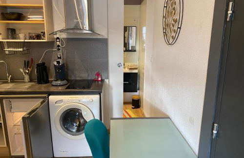 Nancy, Magnifique studio totalement climatisé, meublé, salle de bains et wc séparés, parking privé, cuisine équipée, WIFI - Foto 23