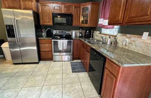 2 Bedroom Boutique Gem 10 min to the beach Washer Dryer Gated Parking Bliss 2 - Foto 18