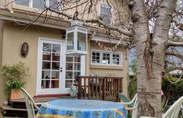 Summer-house OASIS on quiet street in ROCKRIDGE - Photo 23