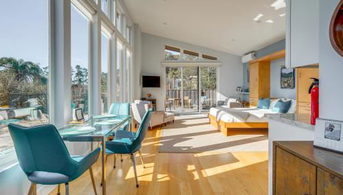 Little House By the Sea Steps to Surfers Beach! - Photo 4