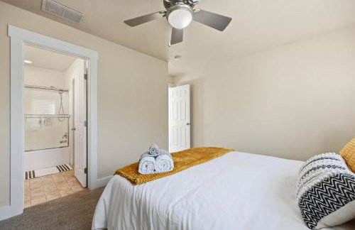 Cozy Boise Getaway walk to Stadium Fireplace Garage - Foto 22