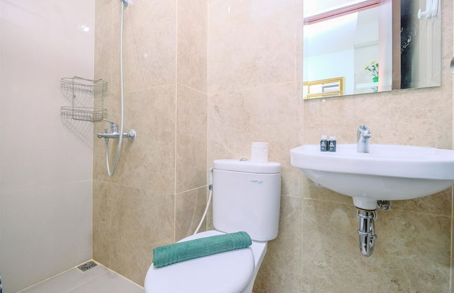 Minimalist And Cozy Studio (No Kitchen) Transpark Cibubur Apartment - Photo 16