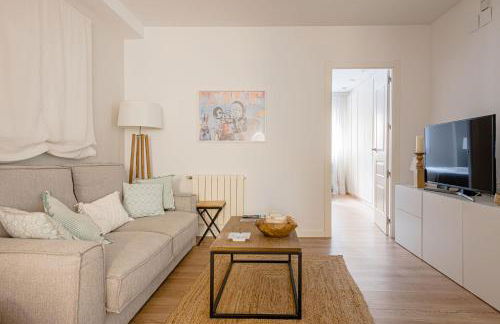 Avenida América - Cama King, AC, junto a la estación - Foto 1