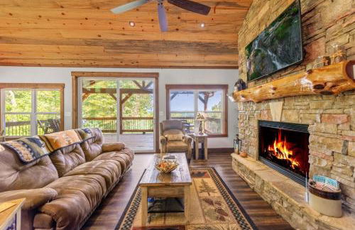 A Mornings Mist - Scouts Overlook - Romantic Retreat, Hot Tub, Cozy Fireplace, Mountain Views at Scouts Overlook - - Foto 8