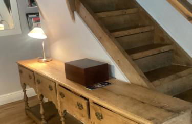 The Studio, spacious riverside property in Ludlow with private parking - Photo 9