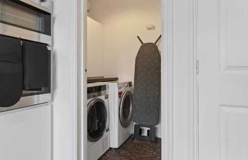 NEW! Large 5BR 2BA Home Leamington Spa Driveway Garage Parking WI-FI - Photo 49