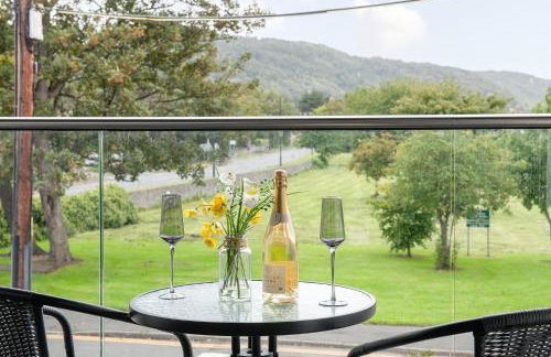 Spacious and modern family apartment, central and within walking distance to local amenities - Foto 17