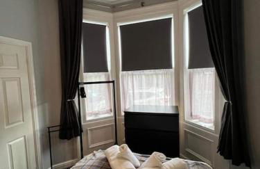 Cosy Jesmond 3 bed apartment - fantastic location - Photo 19