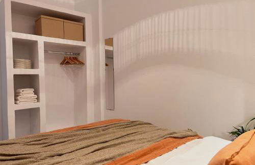 House of Hats II - Photo 14