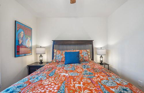 Trailblazer Lodge - Upscale, hot tub, trail, game room, wifi, fire pit, bar, pool table, king bed, view, pet friendly - Photo 40