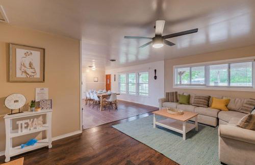 Texas Vacation Home, Game Room & POOL by Sixflags - Foto 6