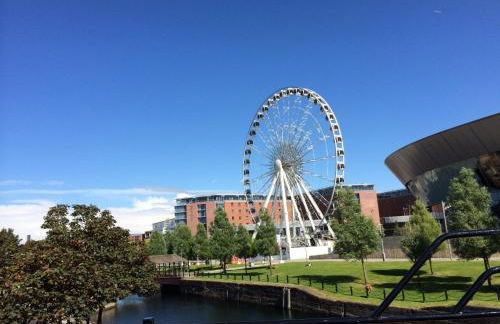 Elegant Apartment in Hamilton Square Free Parking - Foto 29