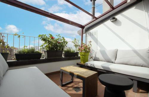 Penthouse with Patio & 2 Baths, 10 Min to Duomo - Foto 2