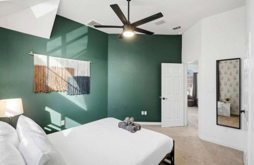 5-BD Vacation Retreat w Pool & Ping Pong - Foto 28