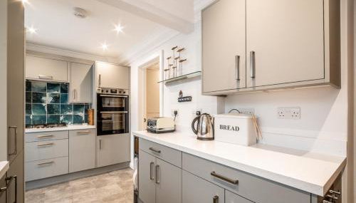 4 Bed Retreat with Balcony & Estuary views - Foto 5, stove, dishwasher