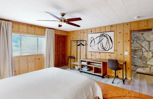 Riverfront Escape - Photo 15