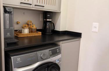 Apartamento moderno, a 200 metros da praia com pátio,piscina e churrasqueira privativa 2 vagas de garagem - Foto 18