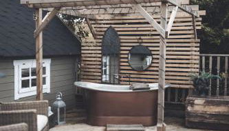 2 - Romantic cabin escape, with outdoor copper bathtub! - Foto 2