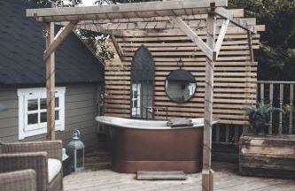 2 - Romantic cabin escape, with outdoor copper bathtub! - Foto 2