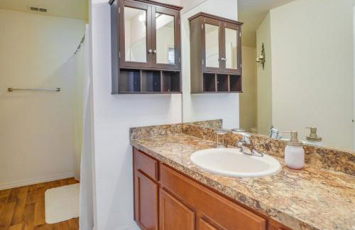 Tavares Retreat with Covered Patio and Private Yard - Foto 13