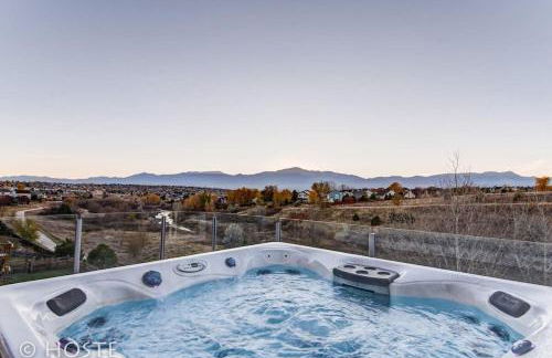 *H* 5BR Home Getaway w/HOT TUB ** - Foto 2
