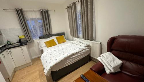 Ensuite Luxury 1st Studio Flat With full Private Toilet And Shower With its Own Kitchenette A Fully Equipped Independent Studio Flat - Foto 5