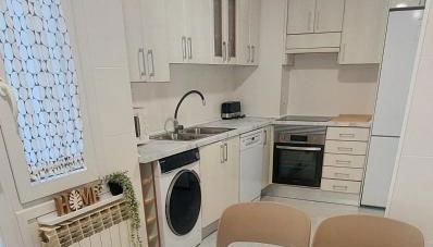 Alcañiz Flats Center - Photo 5, stove, dishwasher, toaster