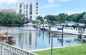 Walk to the beach, Studio, with Pool and FREE Parking - Foto 12