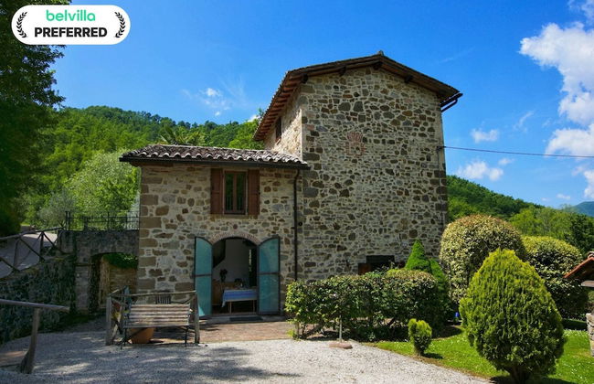 Holiday House with Pool & Large Garden Overlooking Lake near Tuscany - Photo 1