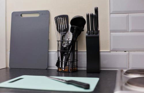 Modern 3-Bedroom Apartment in Central Huddersfield with Free Parking - Foto 12