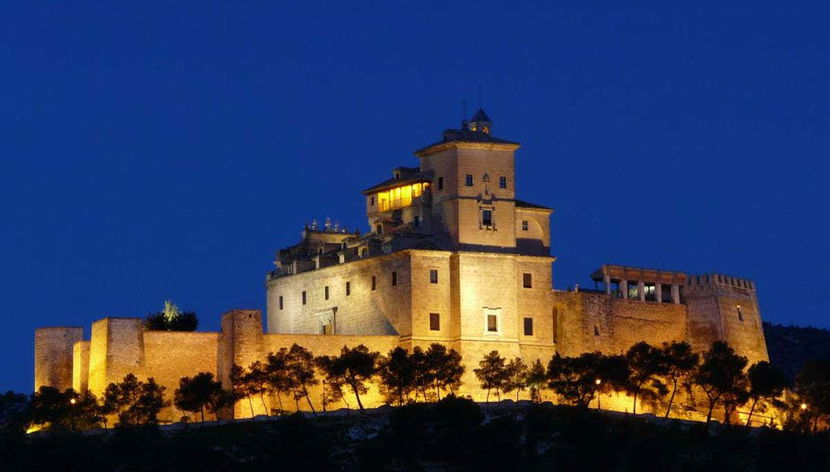 A Basílica da cidade à noite