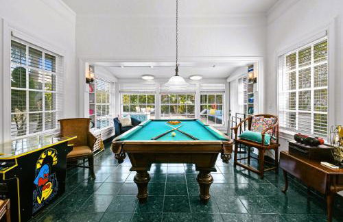 1926 Mediterranean Home with Heated Pool Sleeps 12 - Foto 19