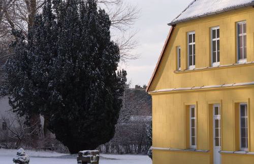 Gut-Rattelvitz-Parterre-A-hochwertig-Sauna-Kamin-eTankstelle-Spielscheune-15-000qm-Parkland - Foto 27