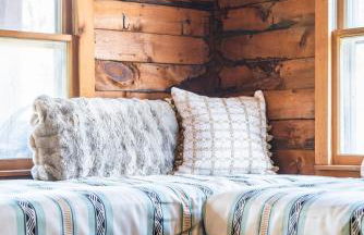 New! Designer 3BR Cabin Walk to Pond Mtn Views - Foto 57