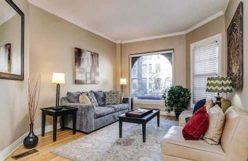 Old-World Classic Building Downtown - Photo 1