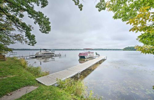 Spacious Lakehouse with Deck, Kayaks, and Dock! - Foto 37