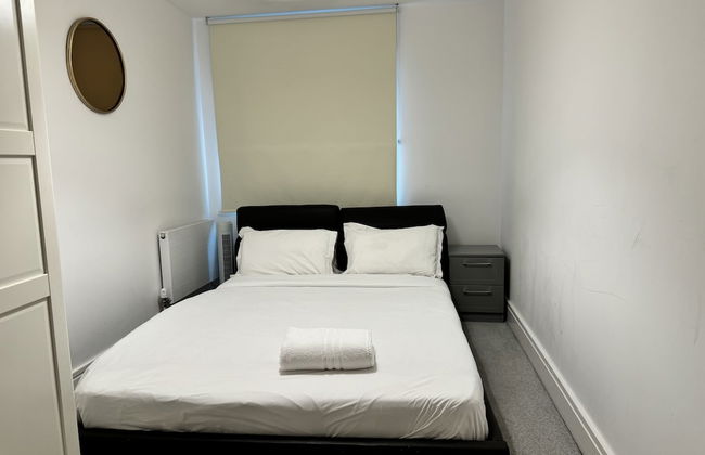 STUNNING 2 BED APARTMENT WITH PARKING - Foto 6