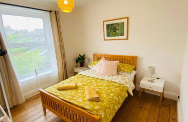 Beautiful 2 bed end terrace Victorian town house - Foto 2